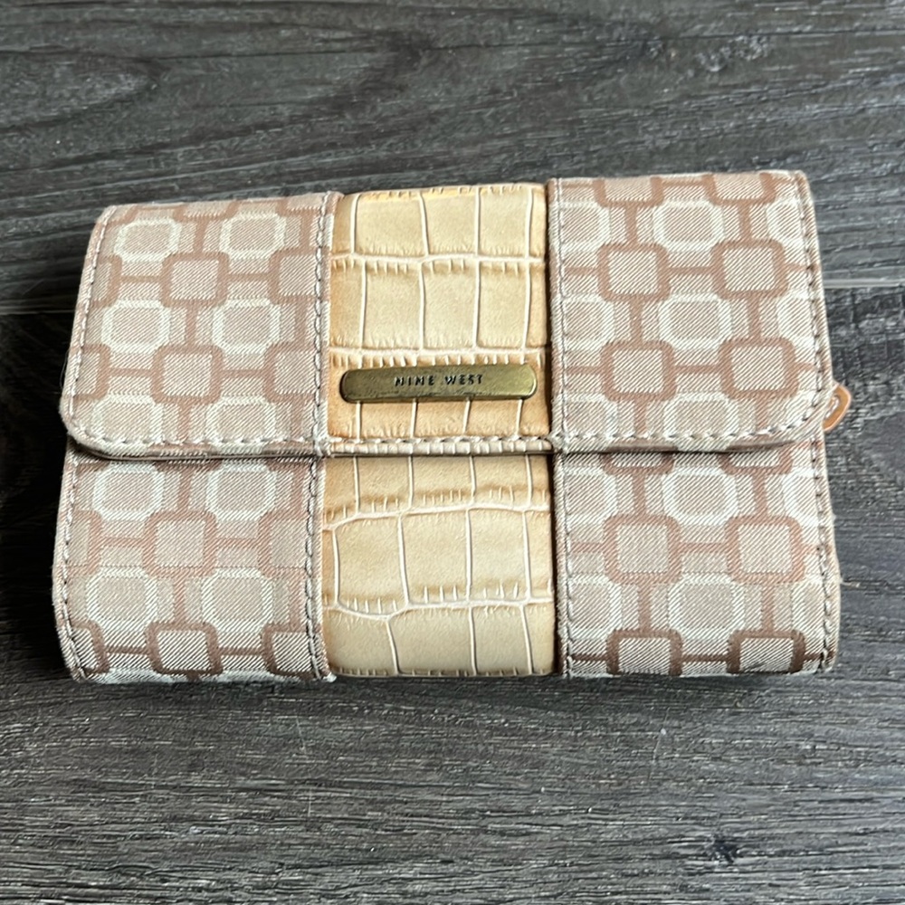 Beautiful Nine West Wallet!